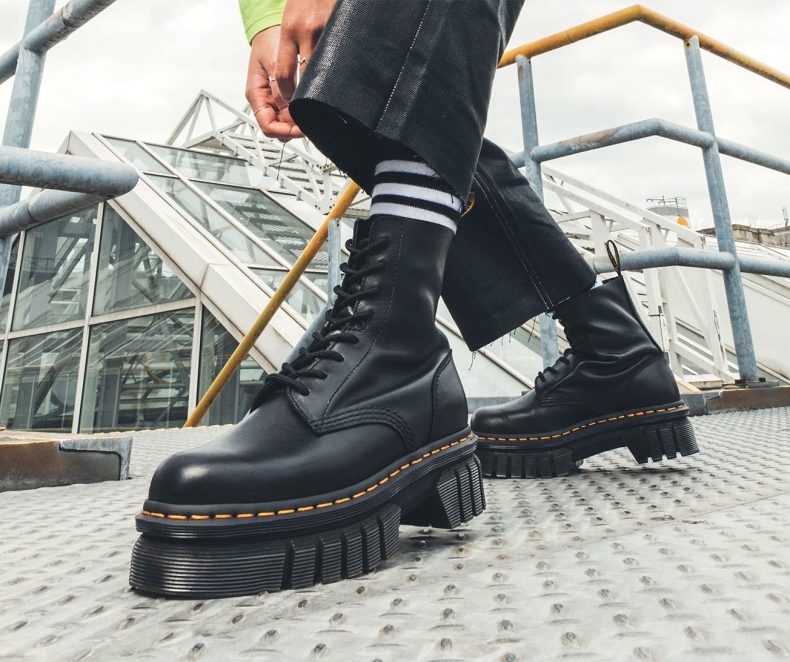 Stell dich dem Winter auf der festesten Plattform von Dr. Martens